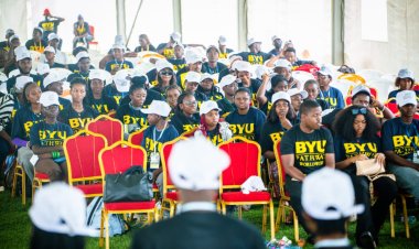 Des milliers de jeunes Camerounais unis par la foi pour construire leur avenir