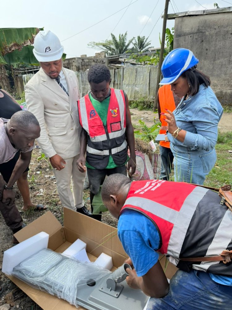 Douala : 200 lampadaires solaires Foster Energy pour la sécurité